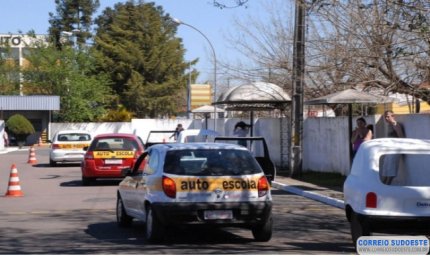 Governo lança consulta sobre fim da exigência de autoescola para CNH