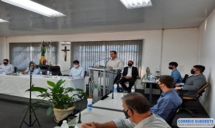 CELSINHO TOMA POSSE COMO PREFEITO DE JURUAIA