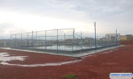 Chuva em Guaxupé causa danos leves