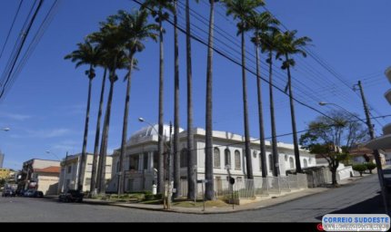 DIANTE DE ERRO “INVOLUNTÁRIO” DO EXECUTIVO, CÂMARA PODE TER REDUZIDO VENCIMENTOS DE AUDITORES DE TRIBUTOS