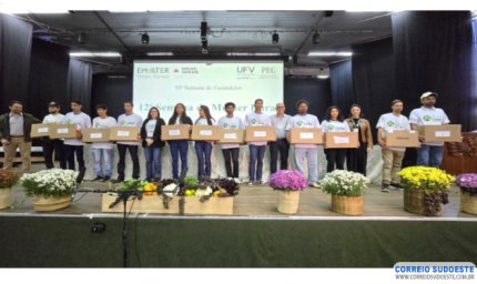 Governo de Minas entrega notebooks a jovens rurais para fortalecer a gestão nas propriedades