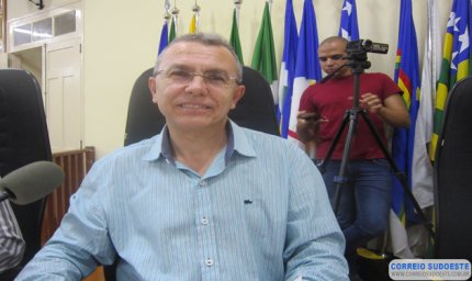 VEREADOR ALERTA SOBRE VÍCIOS DE REDAÇÃO DE PROJETOS DE LEI