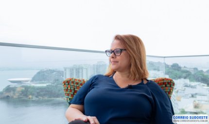 SOFRENDO COM A SÍNDROME DA MULHER MARAVILHA