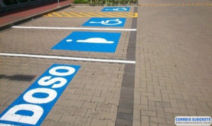 Credencial de estacionamento para idosos agora é emitida online