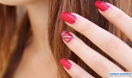 ESMALTE DE UNHA É RESPONSÁVEL PELA MAIORIA DOS CASOS DE ALERGIA FACIAL, APONTA ESTUDO