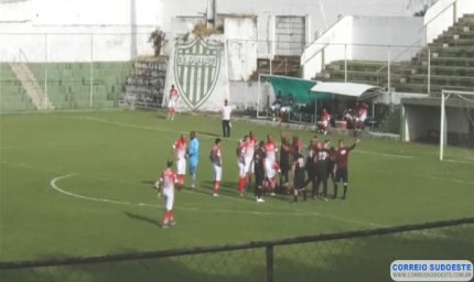 Guaranésia é campeã do Quarentão após paralisação da final em Guaxupé