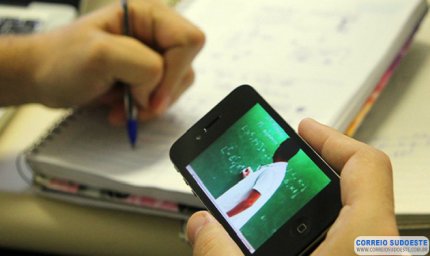 PESQUISA DO IBGE REVELA QUE MILHÕES DE ESTUDANTES DA REDE PÚBLICA NÃO TEM ACESSO À INTERNET