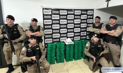 Namoradas são presas em flagrante com mais de 240 tabletes de maconha