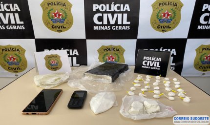 Homem preso por suspeita de tráfico mantinha drogas na casa da companheira