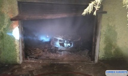 MARCENARIA PEGA FOGO NO BAIRRO VILA RICA