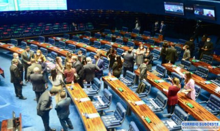Câmara dos Deputados aprova diminuição para 21 anos da idade mínima para esterilização voluntária