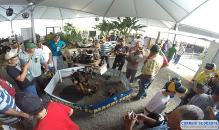 Produtores de café buscam iniciativas sustentáveis na FEMAGRI da Cooxupé