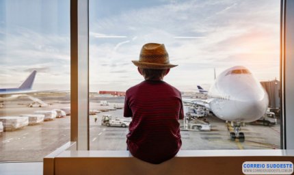 Justiça simplifica exigências para viagens de crianças e adolescentes no Brasil