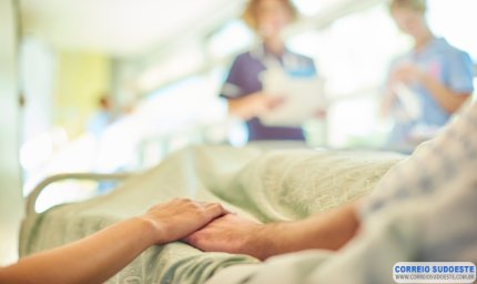 Lei autoriza crianças e adolescentes a visitar pais internados