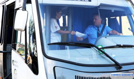 DEER/MG promove ações educativas sobre o transporte fretado de passageiros
