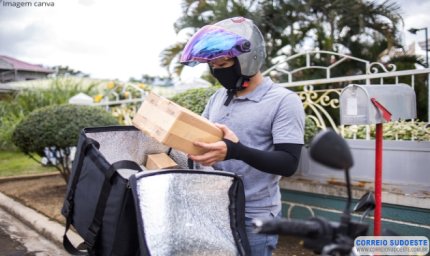 Comissão aprova reserva de vagas em estacionamentos para entregador de aplicativo em serviço