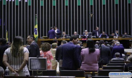 Câmara pode votar proposta que desobriga estados e municípios do investimento mínimo em educação