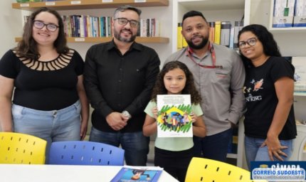 menina que tem o sonho de ser prefeita conhece projetos da câmara municipal
