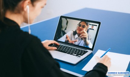 Sancionada lei que garante internet gratuita a estudantes da rede pública