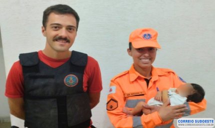 Bombeiro militar salva bebê de 7 dias