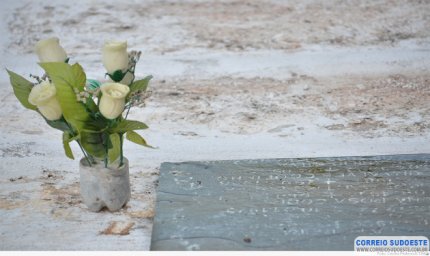 MUNICÍPIO TERÁ DE ENCONTRAR OSSADA DE FALECIDA