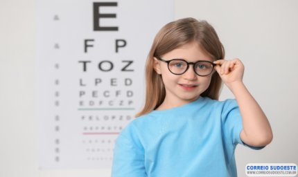 Cartilha sobre saúde ocular na infância orienta pais e professores