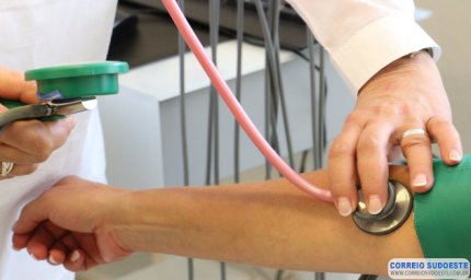 Piso da enfermagem: entidades apontam risco de hospitais demitirem
