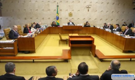 Maioria do STF vota por manter símbolos religiosos em órgãos públicos