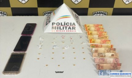 Polícia Militar prende mulher suspeita de tráfico de drogas em Guaxupé