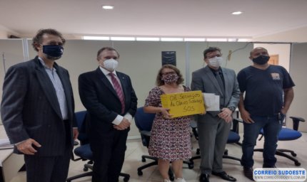 PROJETO DA CASA DA CRIANÇA É CONTEMPLADO COM CELULARES PELA RECEITA FEDERAL