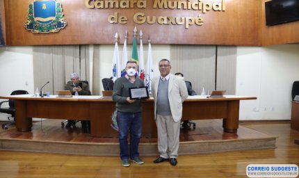 Receita Federal faz homenagem para Câmara e Prefeitura