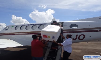 GUAXUPÉ E REGIÃO RECEBEM VACINAS PARA POPULAÇÃO DE 75 A 79 ANOS