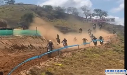 Piloto de motocross, de 18 anos, morre durante prova em Minas