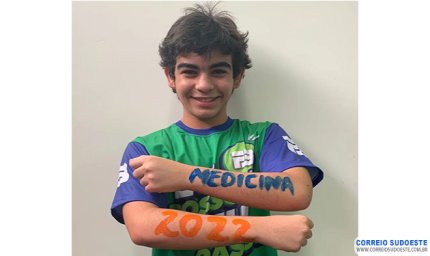 Adolescente que passou em medicina aos 13 avança quatro séries e deve concluir ensino médio aos 14 anos