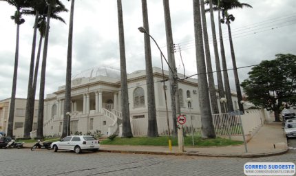 Suspensão de projetos de lei esvazia a pauta da sessão da Câmara Municipal