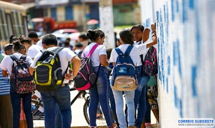 Projeto obriga escolas a alterar sinais sonoros para evitar incômodos a alunos autistas