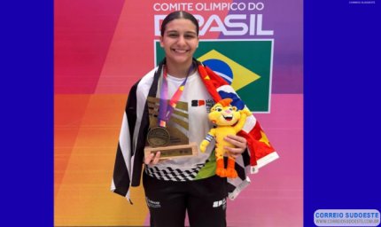 Jovem goleira de Guaxupé brilha no handebol nacional e conquista título brasileiro escolar pelo Colégio Amorim