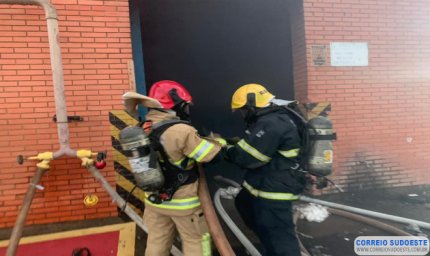 INCÊNDIO EM INDUSTRIA TÊXTIL EM GUAXUPÉ