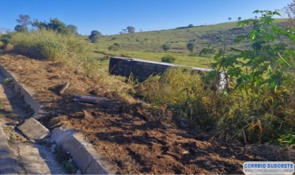 Tragédia na estrada: mãe e filho morrem em acidente com ônibus em Varginha