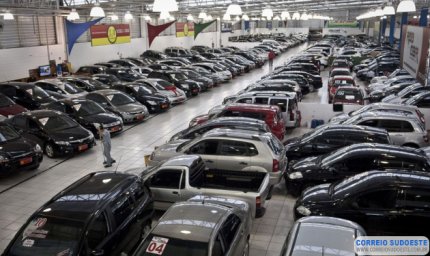 Escassez de chips vai atrapalhar produção de carros até o fim de 2022