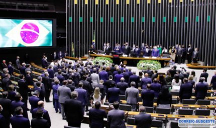 Proposta garante acompanhante a mulheres em exames com sedação