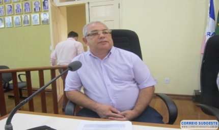 Base aliada do prefeito rejeita mais um projeto de lei de vereador da oposição