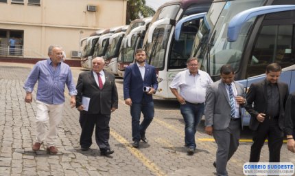 Deputado faz visita técnica   à sede da Expresso Gardenia