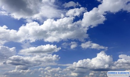 Céu entre muitas e poucas nuvens no Sudeste nesta segunda-feira (25)
