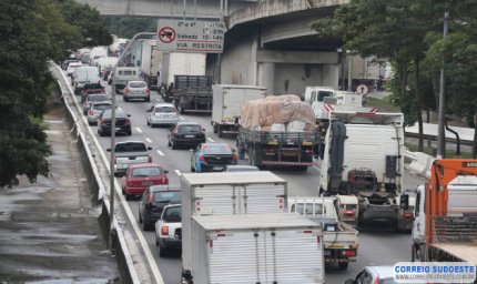 DER-MG RESTRINGE TRÁFEGO DE VEÍCULOS PESADOS DE GRANDE PORTE NO FERIADO