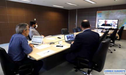 ROMEU ZEMA DISCUTE COM PREFEITOS MEDIDAS DE ENFRENTAMENTO AO CORONAVÍRUS E AÇÕES PARA RETOMADA DA ECONOMIA