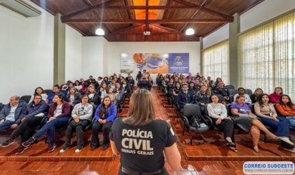 Polícia Civil promove reunião da Rede de Enfrentamento à Violência contra a Mulher em Guaxupé