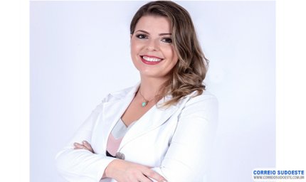 Jornalista guaxupeana é finalista do 16º Troféu Mulher Imprensa