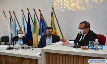 PREFEITOS DA AMOG EM AUDIÊNCIA COM VICE-GOVERNADOR