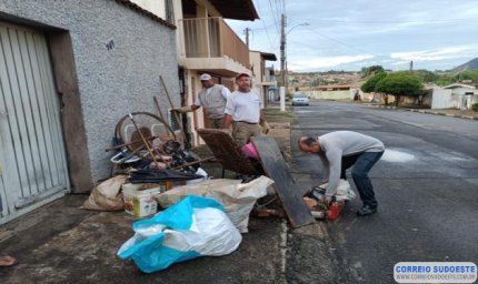 Mutirão de limpeza nos bairros Rosana e Rancho Alegre